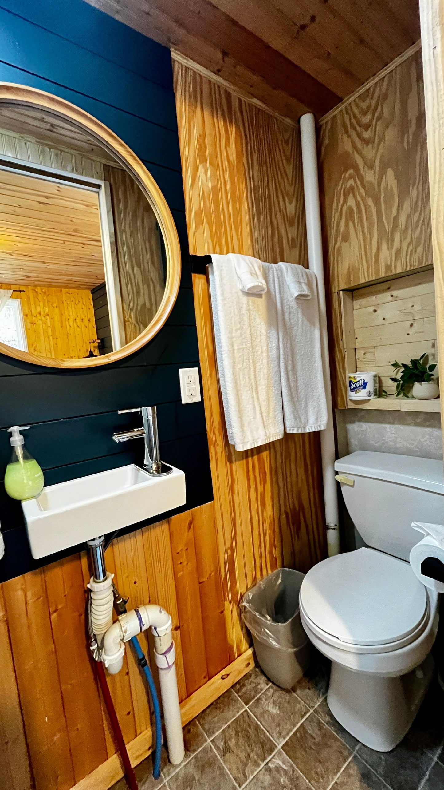 Cozy Charm (Cabin 2)