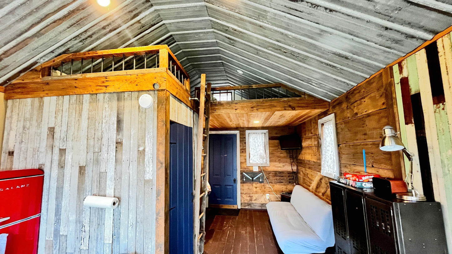 Tiny Barn (Cabin 4)