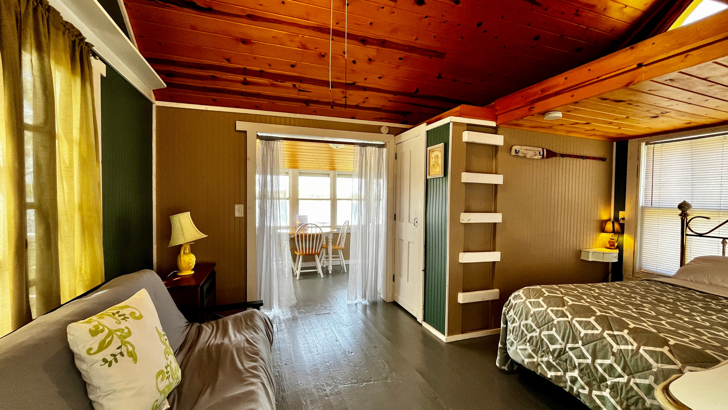 Vintage Retreat (Cabin 5)