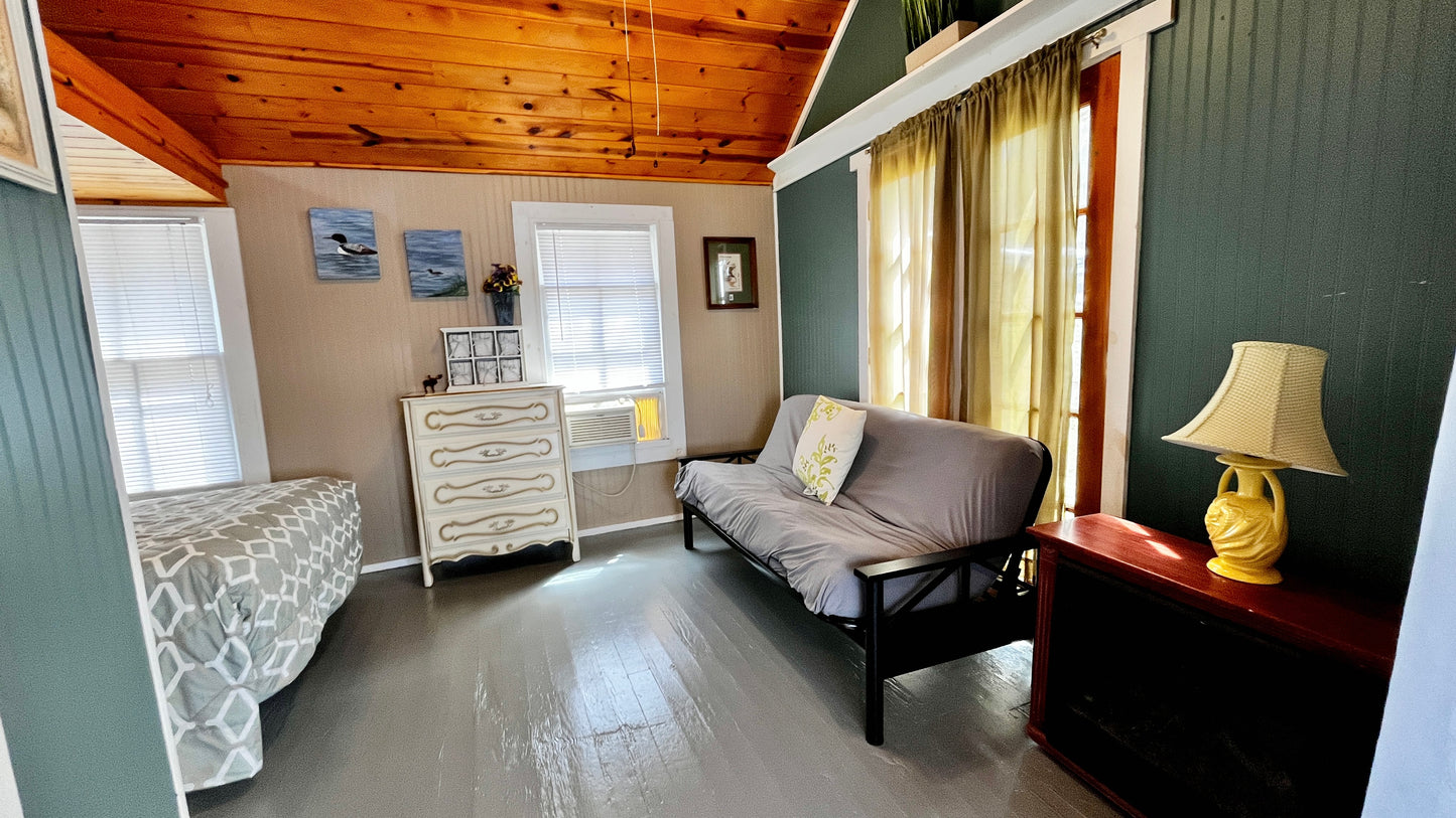 Vintage Retreat (Cabin 5)