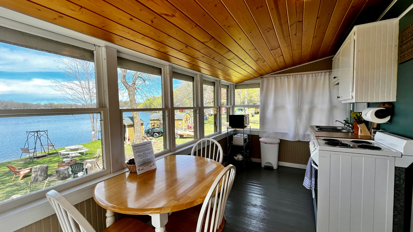 Vintage Retreat (Cabin 5)
