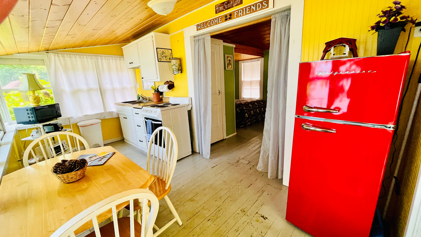 Vintage Retreat (Cabin 5)
