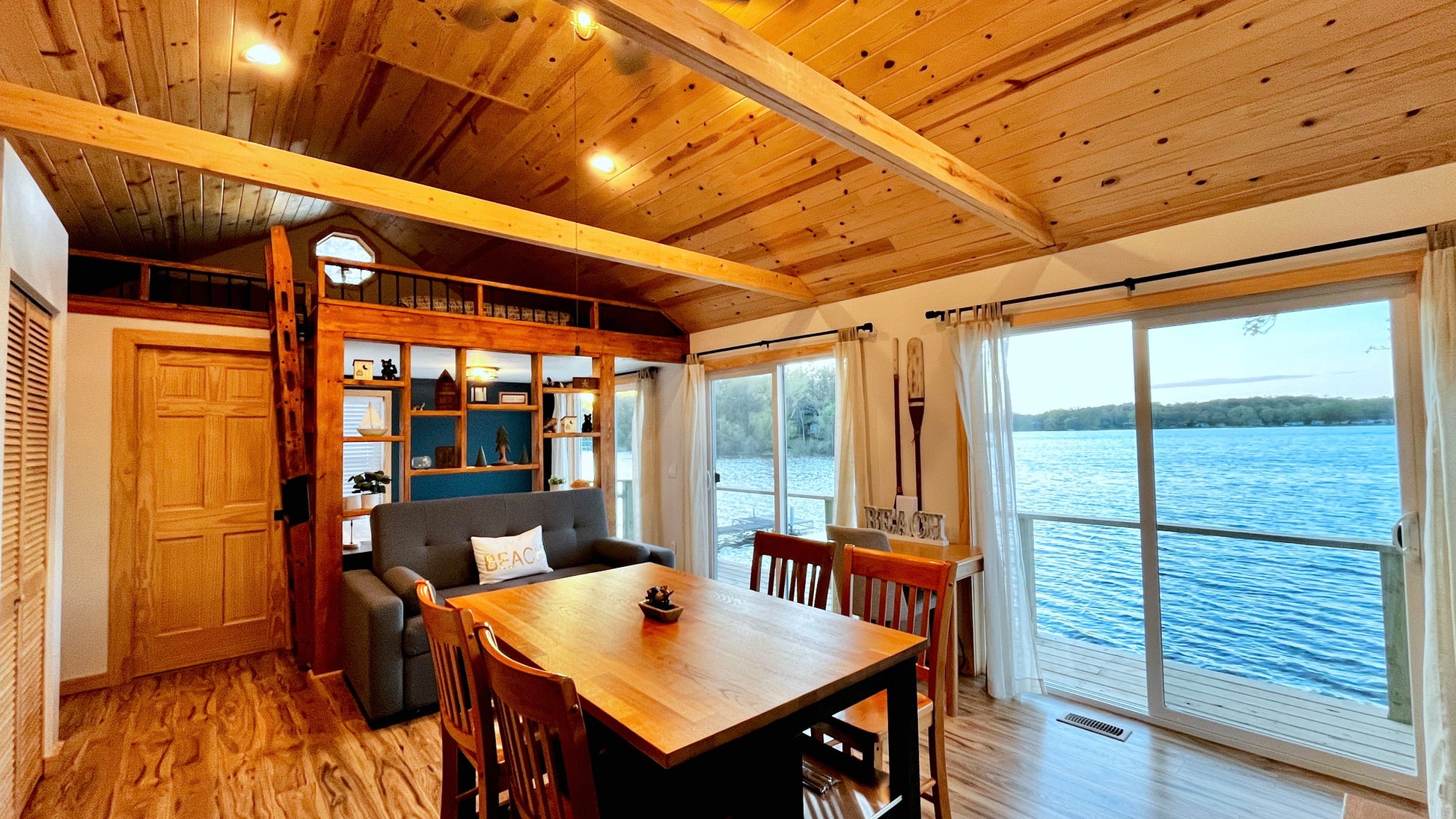 Stunning Lake View (Cabin 11) - Main Image