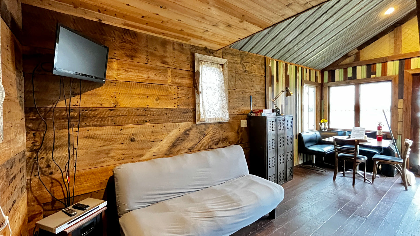 Tiny Barn (Cabin 4)